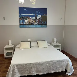 3* Couette-café Airport Venice Diego